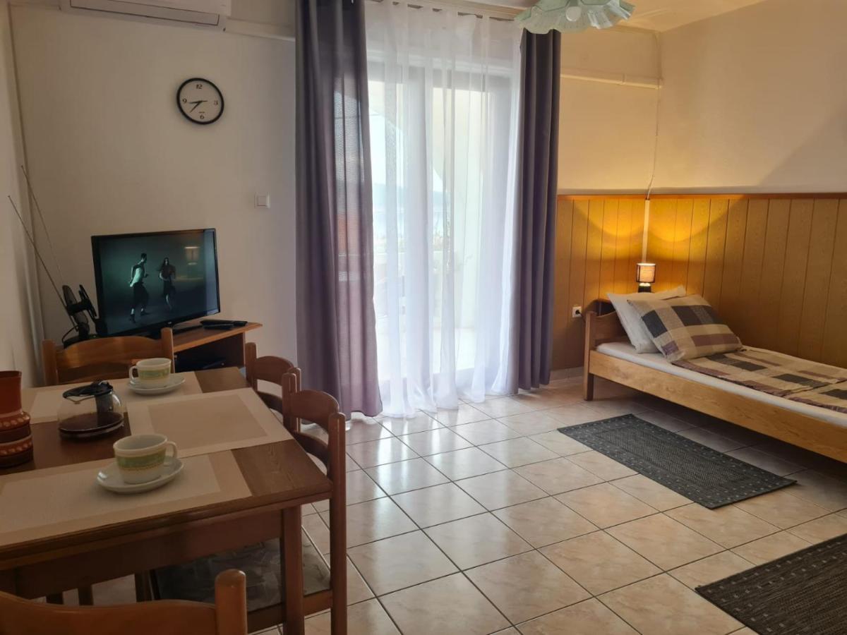Apartments Kesic Barbat na Rabu Eksteriør bilde